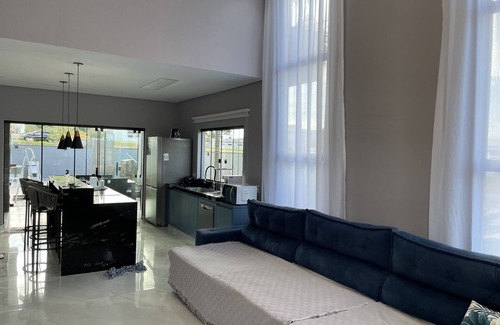 Pardinho Casa | Casa Novíssima de Alto Padrão no Cond. Ninho Verde II