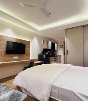 Jaypee Greens Apartamento | Casa Nova Luxury Studio and Prime Location