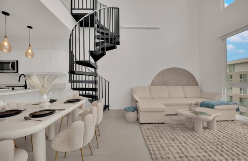 Sovana Casa | Casa Nube | Sky Loft Retreat in Las Vegas