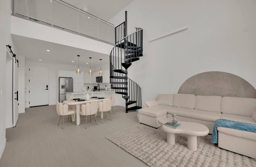 Sovana Casa | Casa Nube | Sky Loft Retreat in Las Vegas