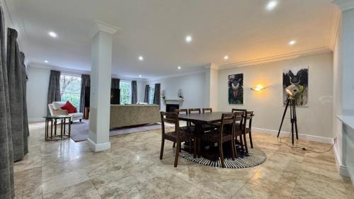 Somerset West Villa | Casa Nubia Villa with Pool