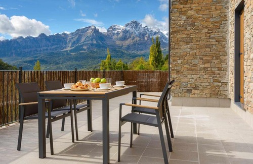 Panticosa Apartamento | Casa O Berde terraza con vistas a Aramón Panticos