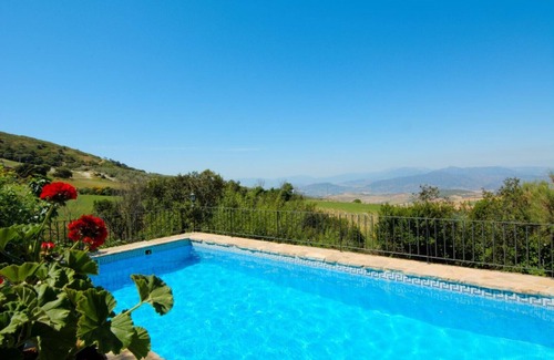 Antequera Cabaña | Casa Olivos, casa familiar ideal para el descanso en un entorno rural