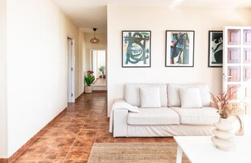 El Granel Apartamento | Casa Onelia, 2 bedroom modern oasis, good location