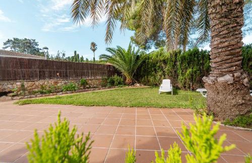 Tamarit Casa | Casa OSONA con jardin cerca de la Playa