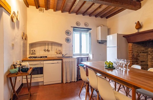 Paciano Apartamento | Casa Paciano, near town, apartments with pool, Ciliegio