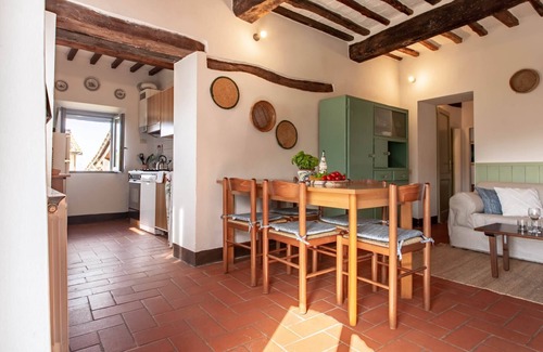 Paciano Apartamento | Casa Paciano, near town, apartments with pool, Vite