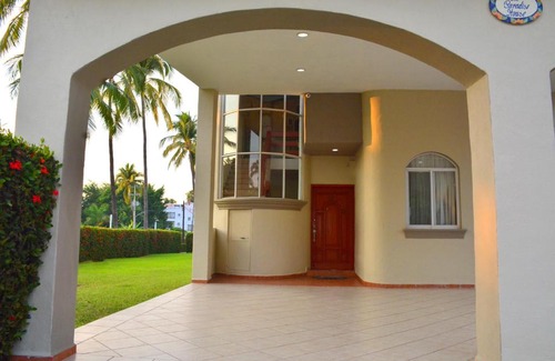 Club Santiago Casa | Casa Paradise