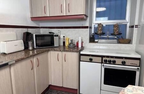 Fuencaliente Casa | Casa Patricia con Piscina Climatizada, Barbacoa y Gym