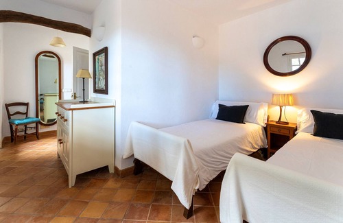 Deia Villa | 2 habitaciones, 2 baños, piscina privada, acceso directo al mar.