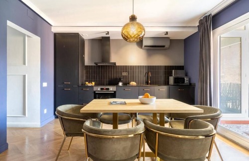 La Nova Esquerra de l'Eixample Apartamento | CASA PERE BRIAS, a Modernist Jewel Building!