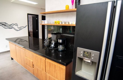 Jacone Casa | Casa pet friendly c piscina, churrasqueira e wi-fi