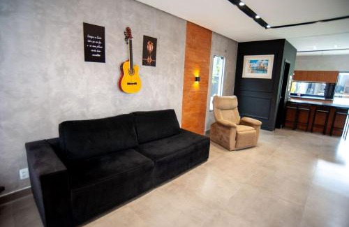 Jacone Casa | Casa pet friendly c piscina churrasqueira e wi-fi