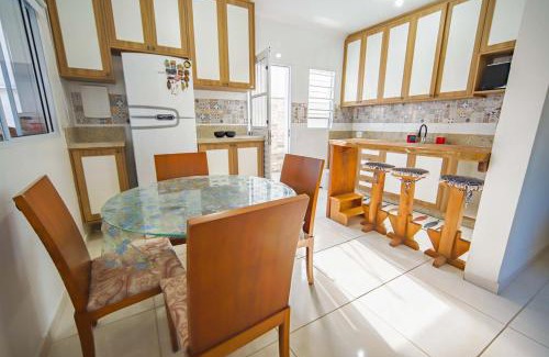 Tupy Casa | Casa Pet-Friendly com Wi-Fi e Churrasqueira