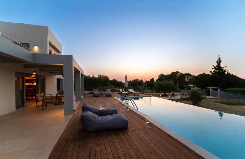 Filerimos Villa | Casa peveragno private villa with pool and free parking