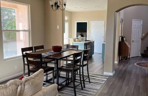 Northeast Heights Casa | Casa Picasso: Artsy Retreat.