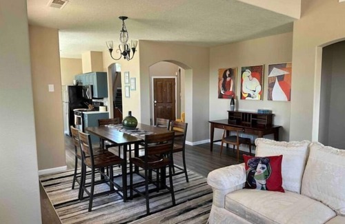 Northeast Heights Casa | Casa Picasso: Artsy Retreat.