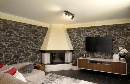 Prazeres Casa | Casa Pimenta in Fajã da Ovelha