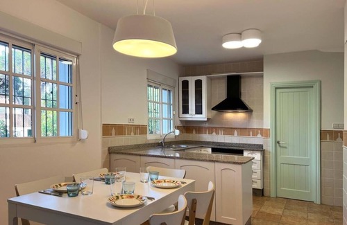 Cabo Roche Casa | Casa Pino Gordo - Amplio chalet para familias con piscina privada cerca de la playa en Conil-Roche