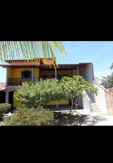 Jacone Casa | Casa Piscina, Saquarema, Jaconé, segundo andar, independente, com 2 quartos 2 banheiros, cozinha e varanda superior. Com piscina e churrasqueira exclusiva para hospedes, garagem
