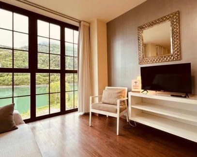 Lanuza Apartamento | CASA PIXURRI en Lanuza compuesta de 5 apartamentos turísticos en casona pirenaica, a 10 minutos de las ESTACIONES de ESQUÍ de FORMIGAL-PANTICOSA