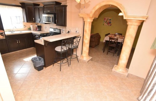 Primera Seccion Casa | Casa PortoBello - Intown home!