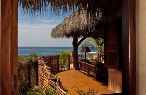 Troncones Villa | Compuesto Casa Porvenir: La Casita & El Nido - Elegancia esculpida en la playa