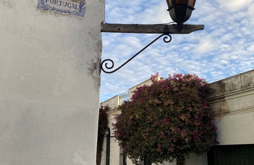 Colonia del Sacramento Casa | Casa privada en barrio histórico