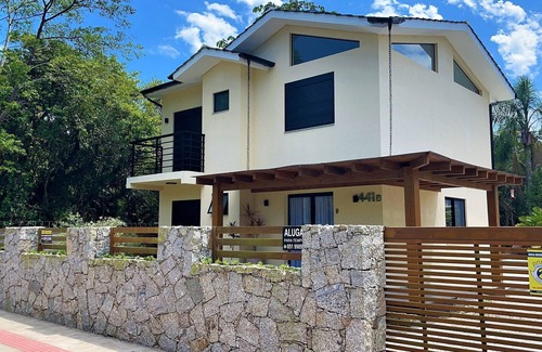 Garopaba Casa | Casa Privativa com Piscina na Barra da Ferrugem/SC