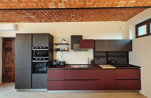 San Martino Alfieri Casa | Casa Profumi di Barbera 12 (8+4): Infinity Pool and 6 Luxurious Bedrooms