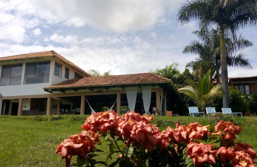 La Mesa Cabaña | Casa Quinta en Club Campestre de Lujo