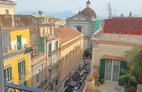 Naples City Centre Apartamento | Casa Rafele: A cozy apartment located in the historic center of Naples, with Free WI-FI.
