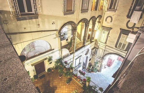 Naples City Centre Apartamento | Casa Rafele: A cozy apartment located in the historic center of Naples, with Free WI-FI.