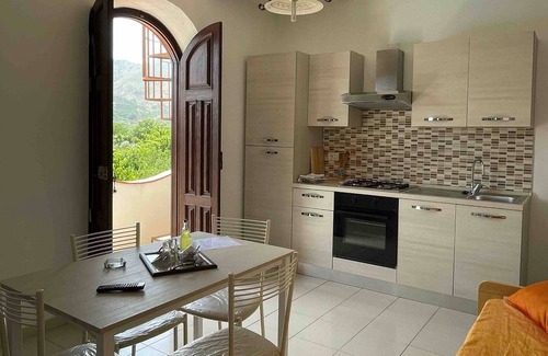 Gaggi Apartamento | Casa Relax in Gaggi where you can have fun but also relax