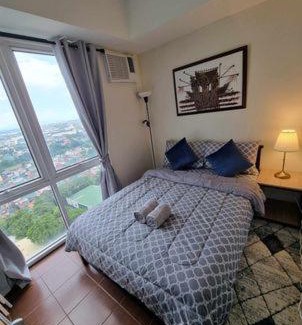 Ugong Apartamento | Casa REYNA at KASARA Urban Residences