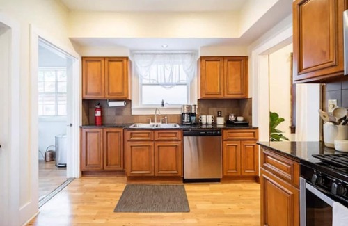 Mesta Park Casa | Casa Rivera Uptown with 2 king beds