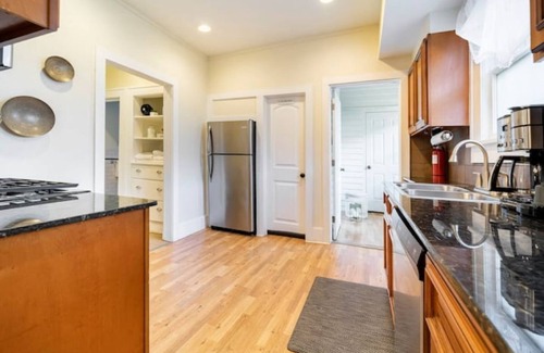 Mesta Park Casa | Casa Rivera Uptown with 2 king beds