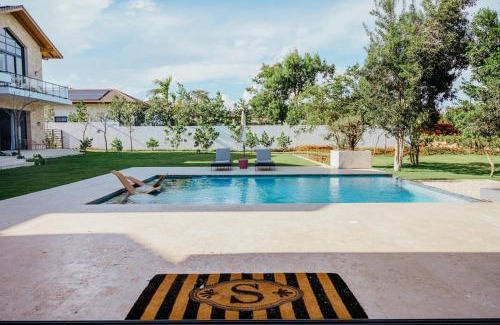Casa de Campo Villa | Casa Roble