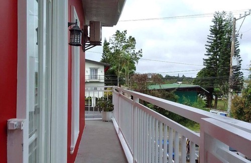 Tagaytay Casa | Casa Robles Villa 1: Homey, Cozy and Relaxing. With private pool. For 13pax