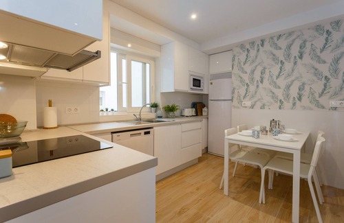 Cadiz Apartamento | Casa ROS PLAYA (free parking) by Cadiz4Rentals
