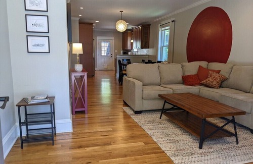 Durham Casa | Casa Rosa - 2BR West End Bungalow