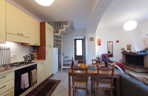 Bugnara Villa | Casa Rosa Casa independiente en el pueblo con terraza en la azotea, jardín, barbacoa y WiFi gratis