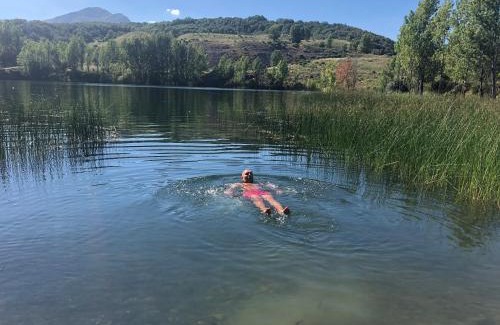 San Martin de Valdetuejar Apartamento | Casa rural casa lara piscina jardin Lara