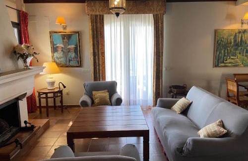 El Castillo de las Guardas Casa | Casa Rural La Alcornocosa