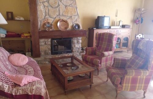 Villarroya de los Pinares Casa | CASA RURAL AMADOR