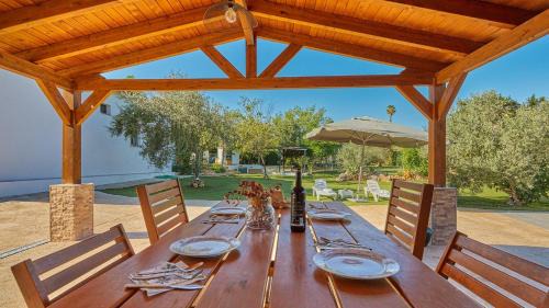 Prado del Rey Casa | Casa Rural Aguasal El Bosque by Ruralidays