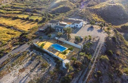 Taberno Casa | Casa Rural Alzabara con Piscina Privada