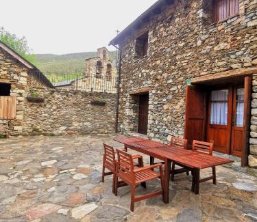 Barruera Apartamento | Casa Rural con patio y BBQ en La Vall de Boí