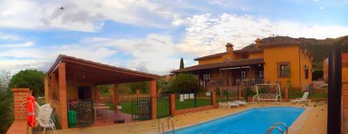 Sierra de Fuentes Casa | Casa rural Dalia