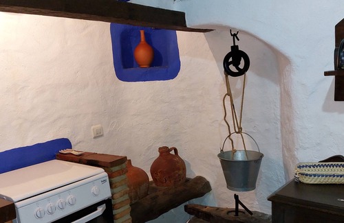 Benadalid Cabaña | Casa Rural de cuento El Patio con piscina (apta para mascotas)